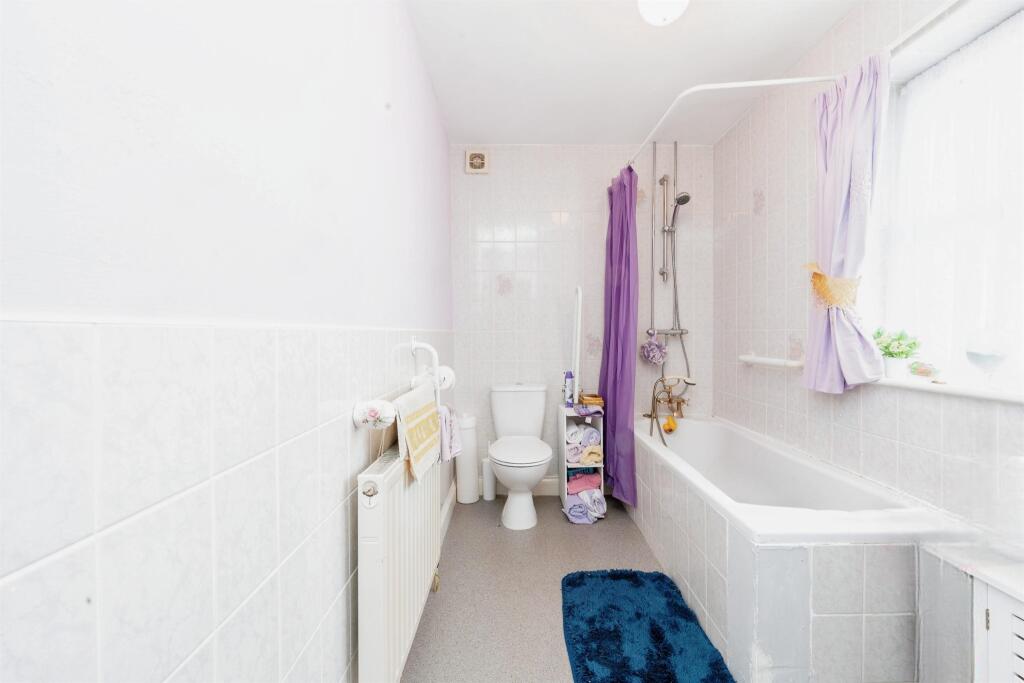 Additional property image - Parkfields, Roydon, Harlow