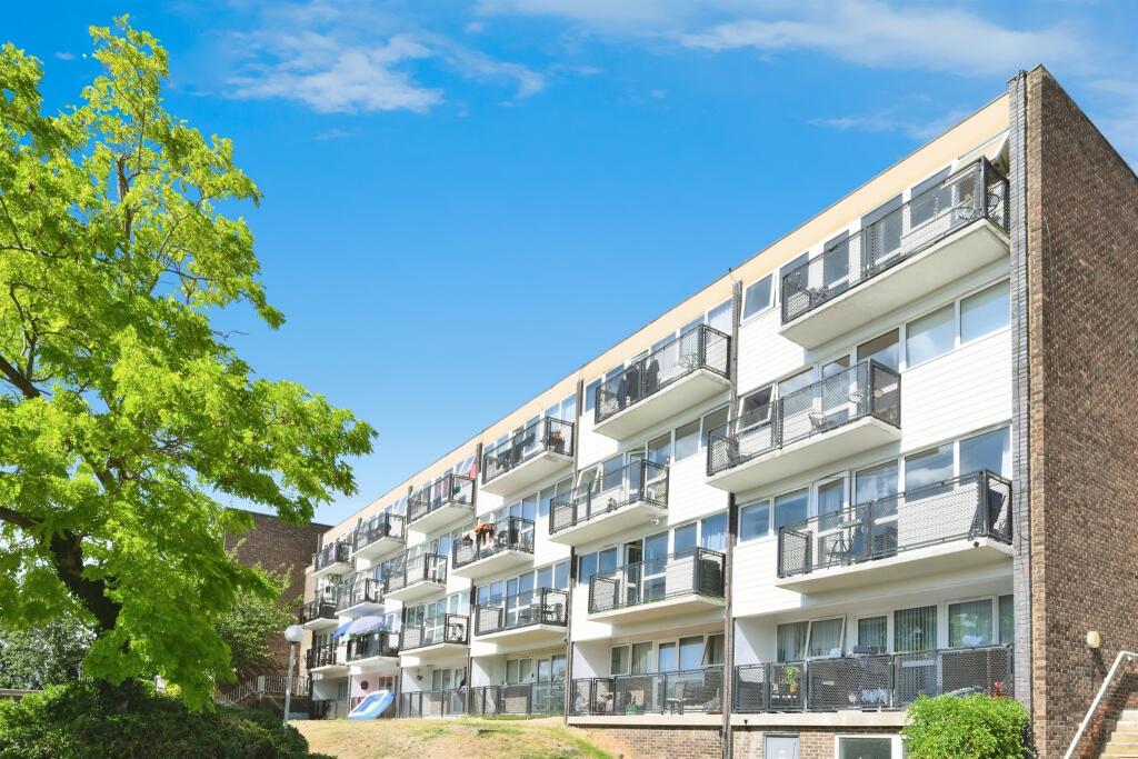 Main image of property: Hillside, Hoddesdon