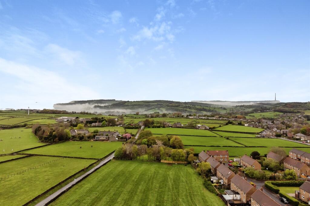 5 bedroom detached house for sale in Boshaw Mews, Scholes, HOLMFIRTH, HD9