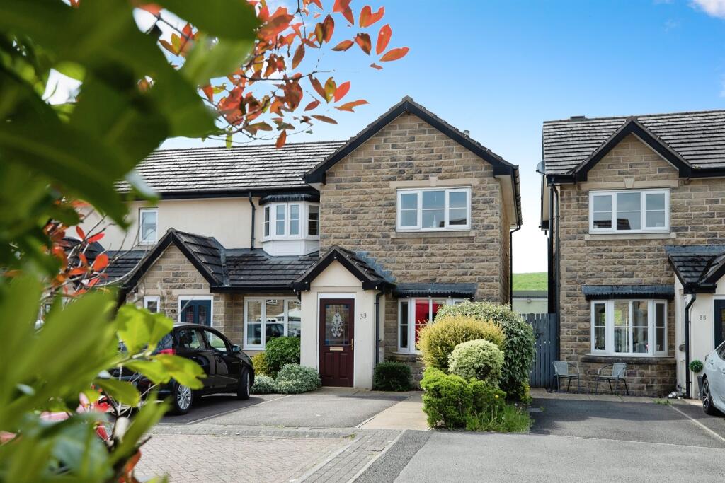 2 bedroom end of terrace house for sale in Baildon Way, Skelmanthorpe