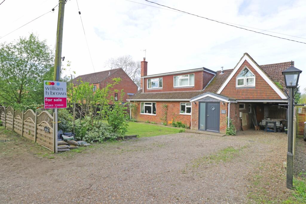 6 bedroom detached house for sale in The Street, Swanton Novers, Melton