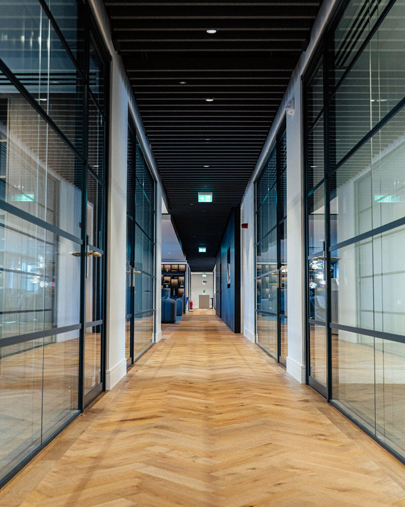 River Lounge hallway