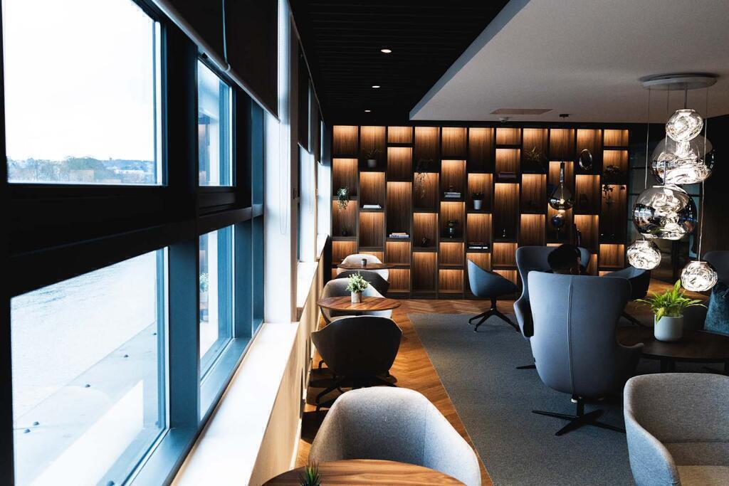 Sky Premium Lounge 2