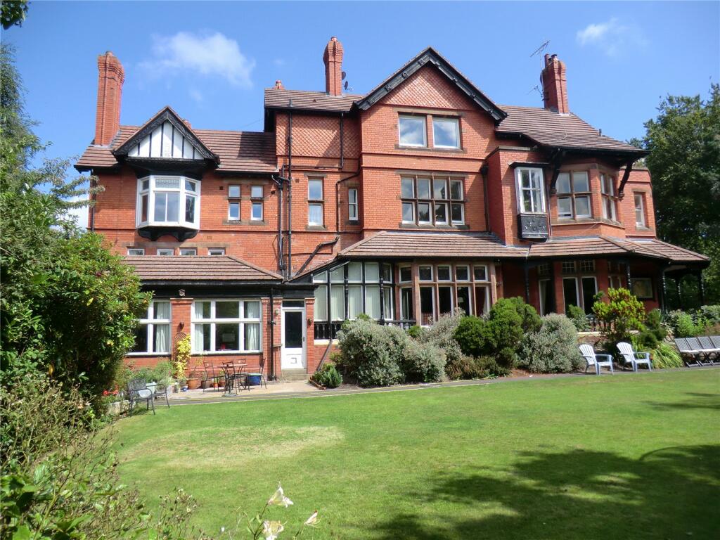3 bedroom penthouse for sale in Noctorum Lane, Oxton, Wirral, CH43