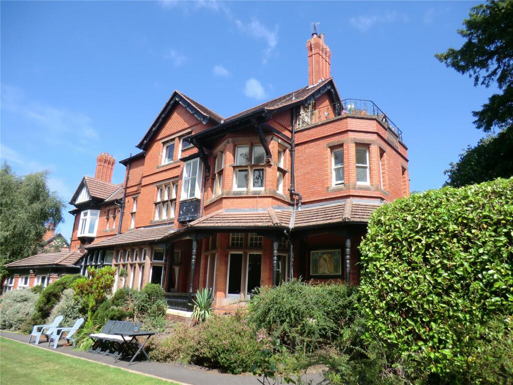 3 bedroom penthouse for sale in Noctorum Lane, Oxton, Wirral, CH43