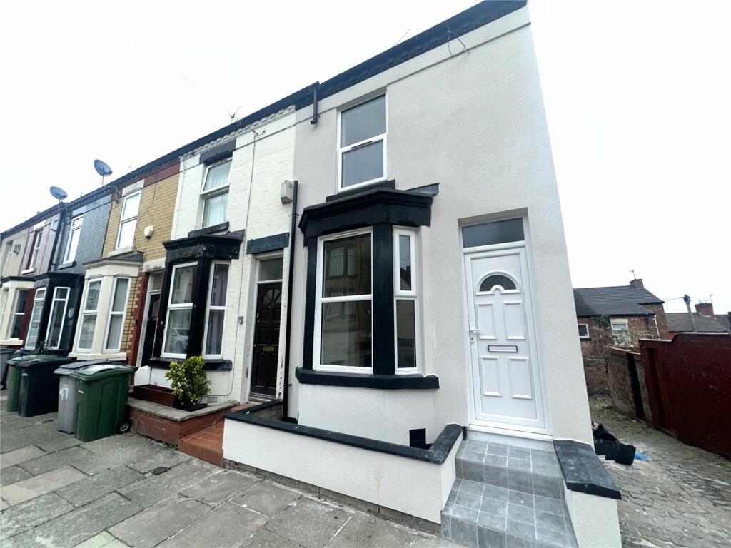 2 bedroom end of terrace house for sale in Yelverton Road, Devonshire