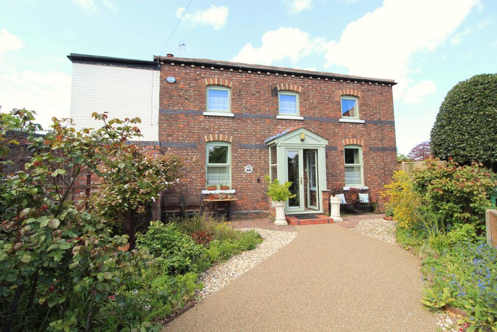 2 bedroom detached house for sale in Sandy Way, Oxton, Wirral, CH43