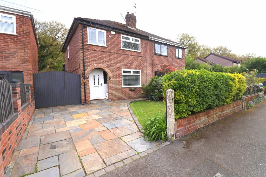 3 bedroom semidetached house for sale in Woodbank Road, Whitby