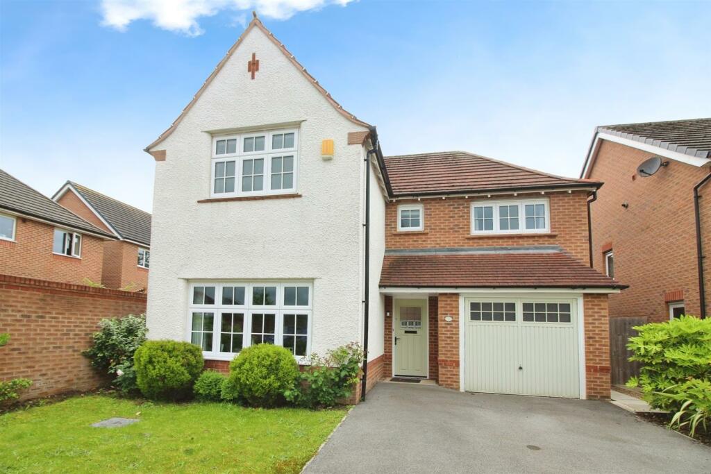 4 bedroom detached house for sale in Bramley Walk, Sherburn In Elmet