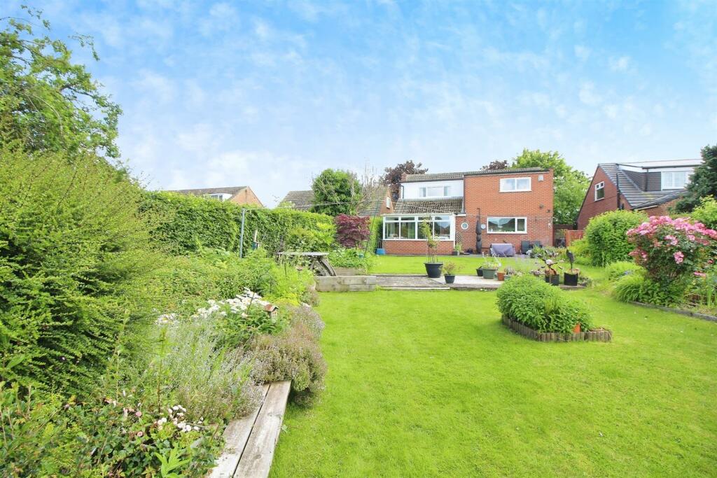 4 bedroom detached house for sale in Sand Lane, South Milford, Leeds, LS25