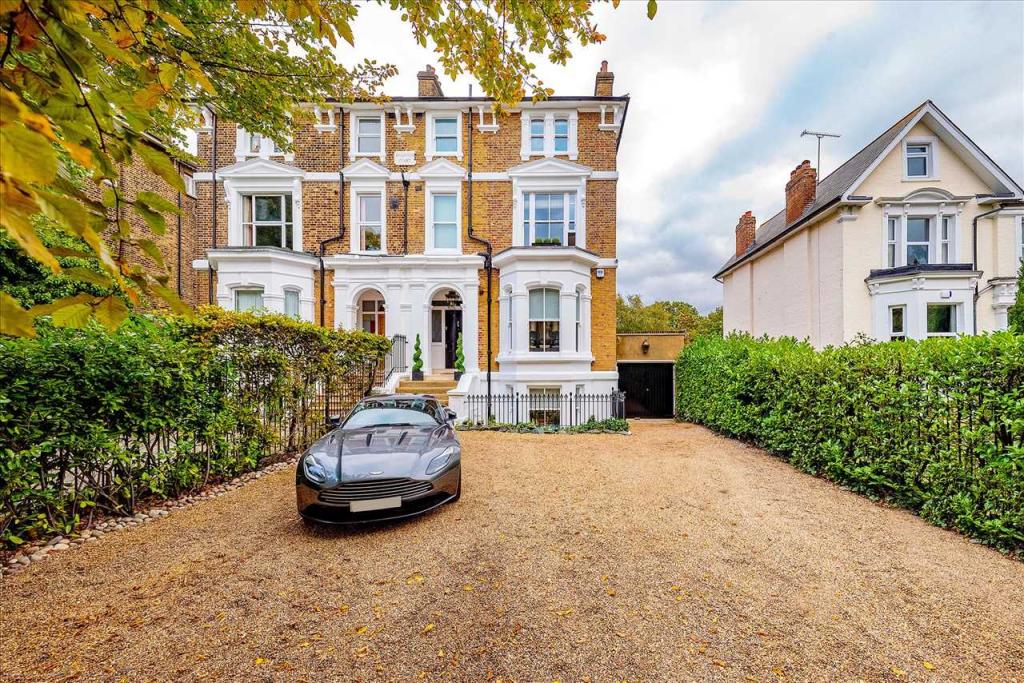 4 bedroom semidetached house for sale in High Road, Buckhurst Hill, IG9