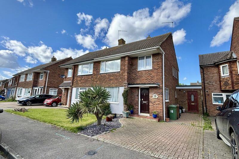 3 bedroom semidetached house for sale in Laxton Gardens, Tonbridge, TN12