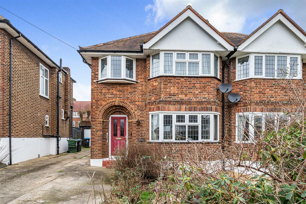3 bedroom semidetached house for sale in Raeburn Avenue, Surbiton, KT5