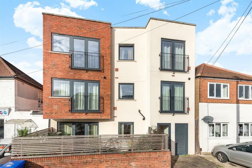 2 bedroom apartment for rent in Red Lion Road, Surbiton, KT6