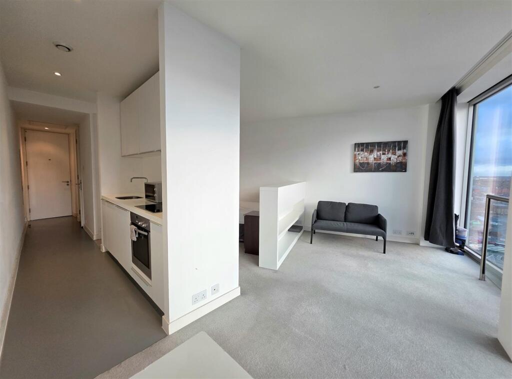 Main image of property: The Rotunda, 150 New Street, Birmingham