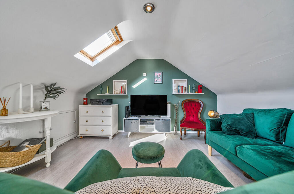Main image of property: Bulwer Road, Barnet, EN5