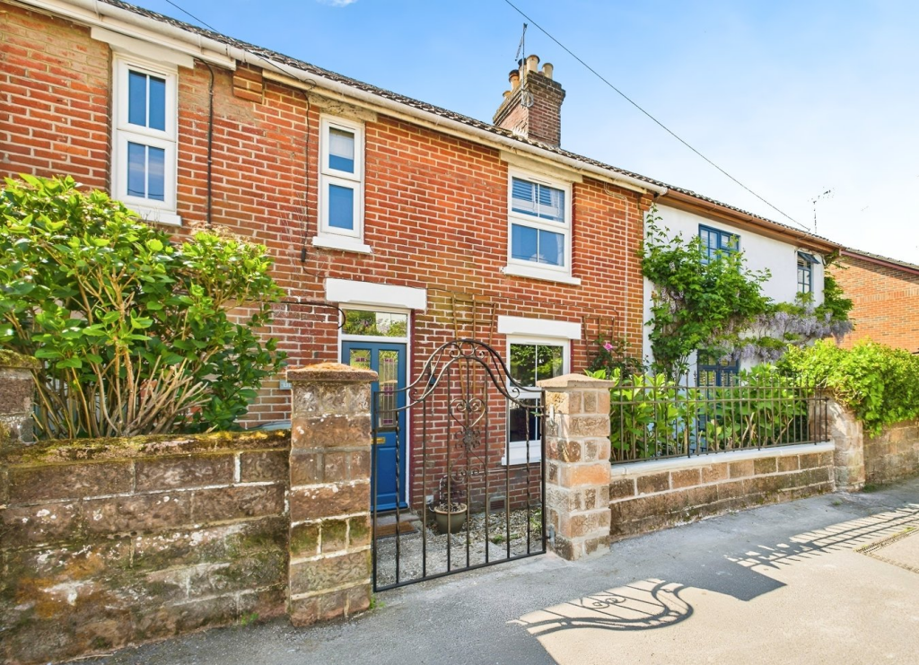 Main image of property: Portsmouth Road, Bursledon, Southampton, SO31