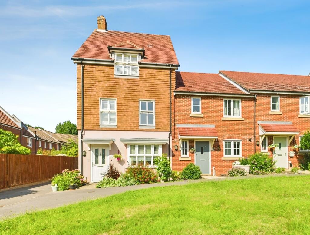 Main image of property: Mountbatten Drive, Sarisbury Green, Southampton, SO31