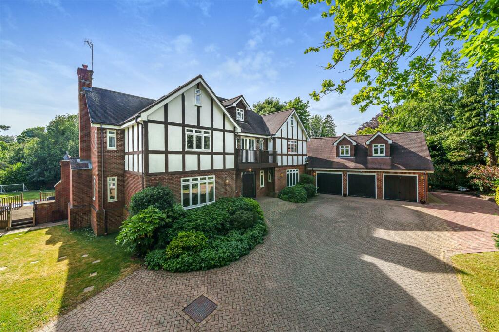 7 bedroom detached house for sale in Derby Road, Haslemere, GU27