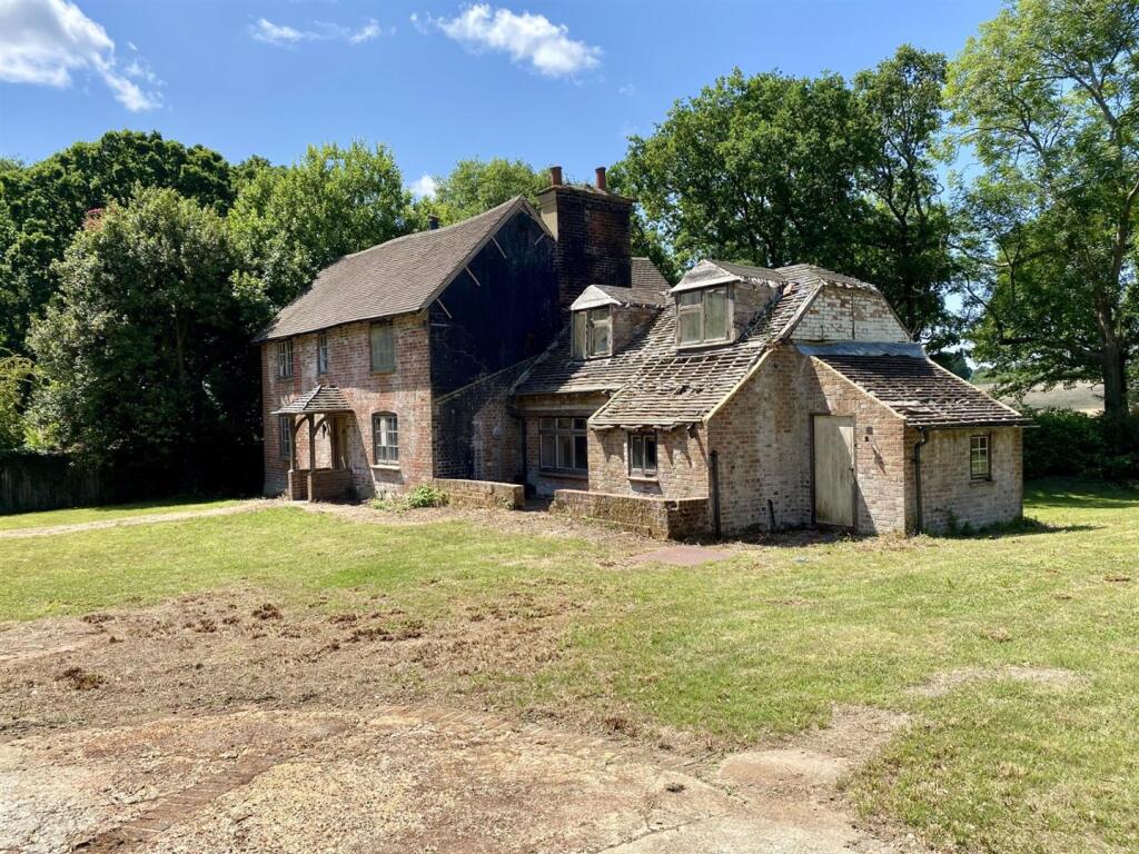 Main image of property: Dial Green, Lurgashall