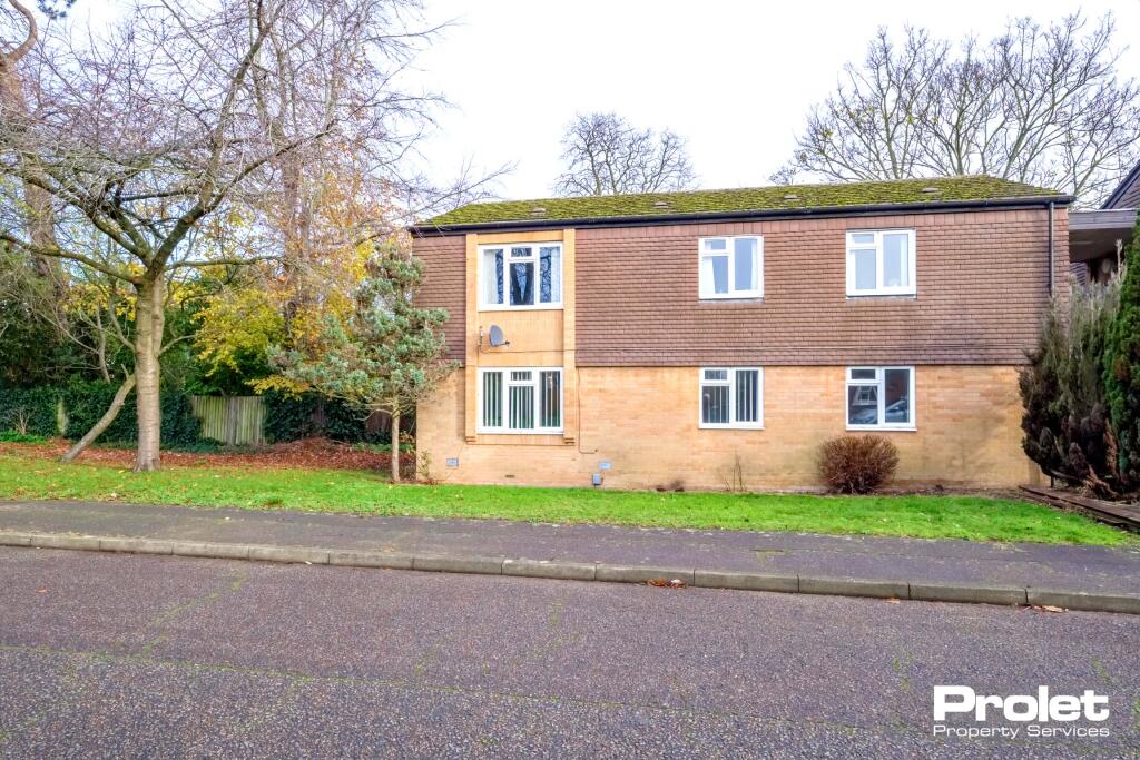 Main image of property: Plantsman Close, Norwich, NR2 2NJ