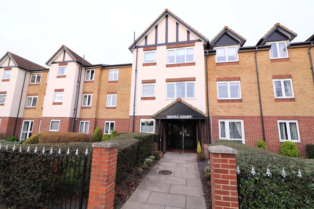 1 bedroom retirement property for sale in Station Road, SouthendonSea