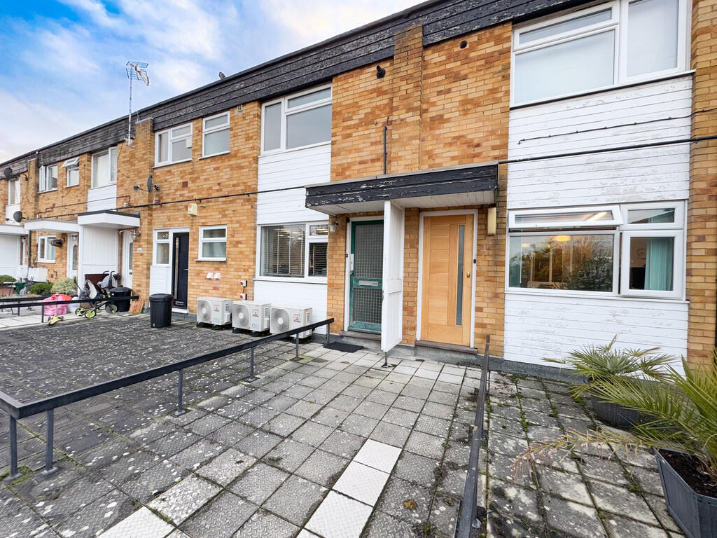 Main image of property: The Broadway, Thorpe Bay