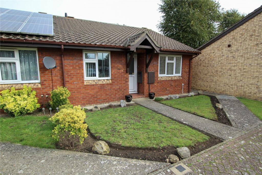 2 bedroom bungalow for sale in Kay Hitch Way, Histon, Cambridge