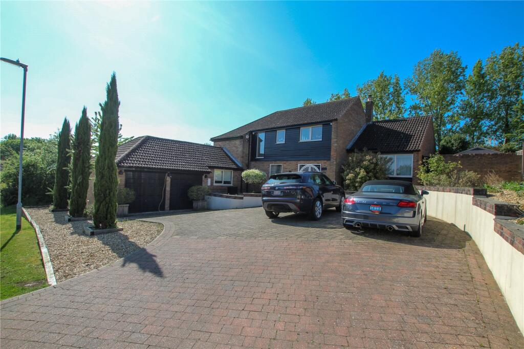 Main image of property: The Fairway, Bar Hill, Cambridge, CB23