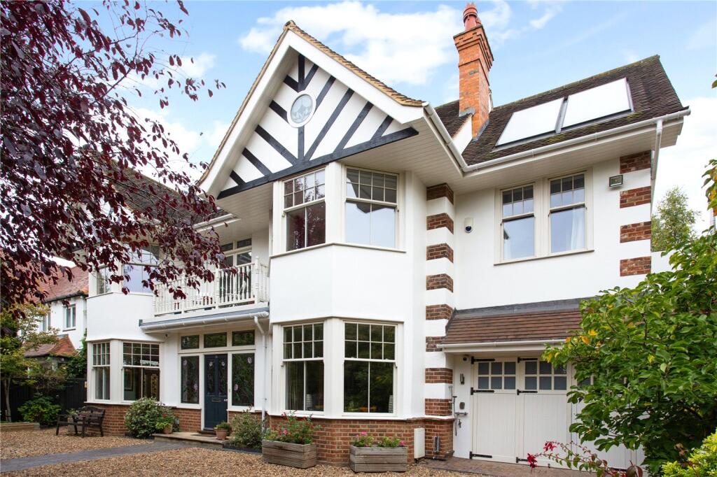 Main image of property: 1a York Road, St. Albans, AL1