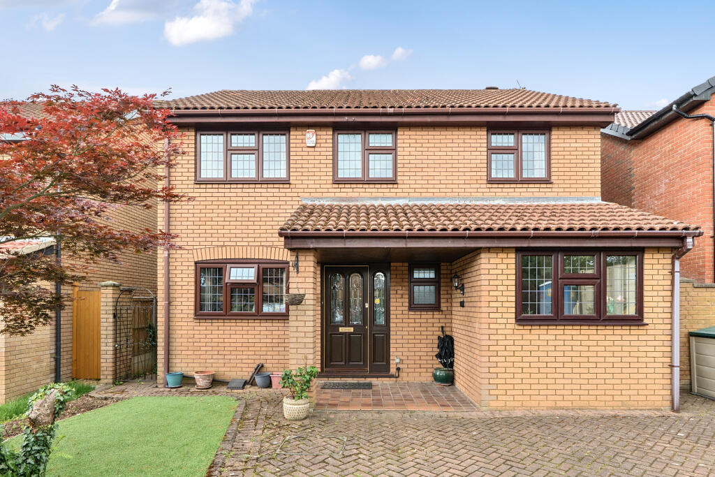 Main image of property: Regent Close, St. Albans, AL4