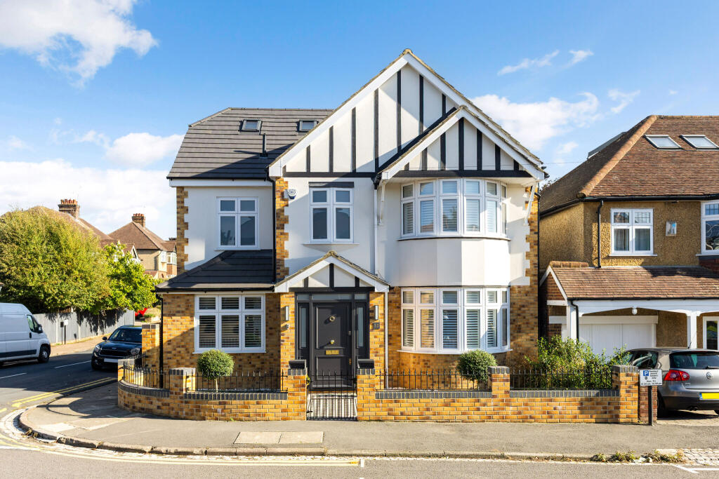 Main image of property: Waverley Road, St. Albans, AL3