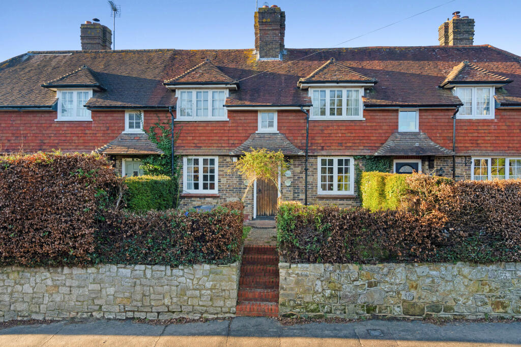 4 bedroom terraced house for sale in College Road, Ardingly, RH17