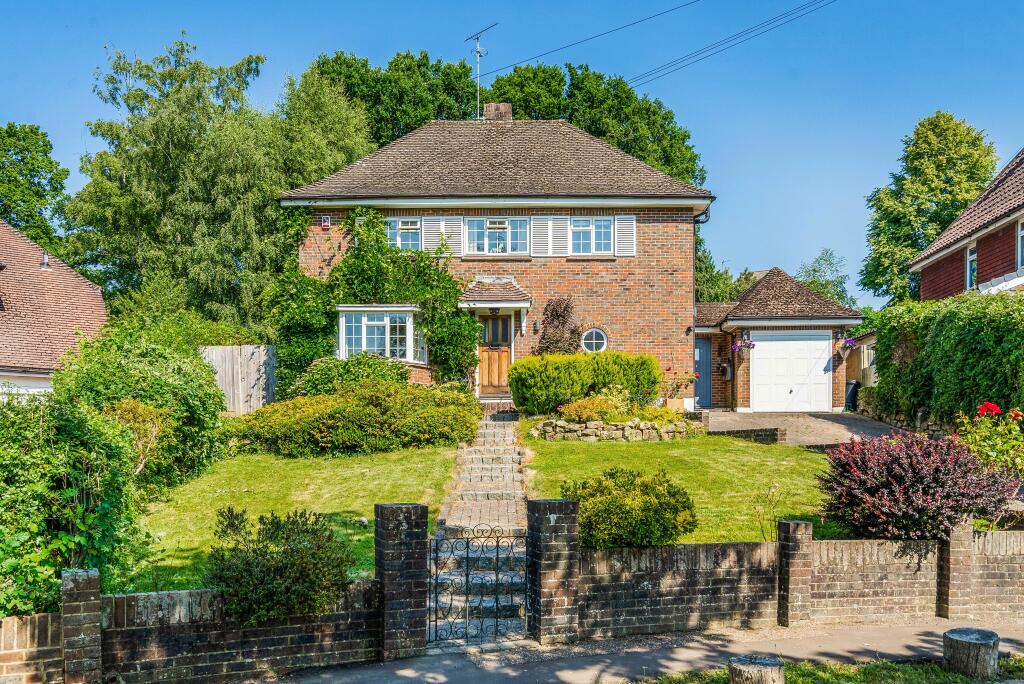 4 bedroom house for sale in Lucastes Lane, Haywards Heath, RH16