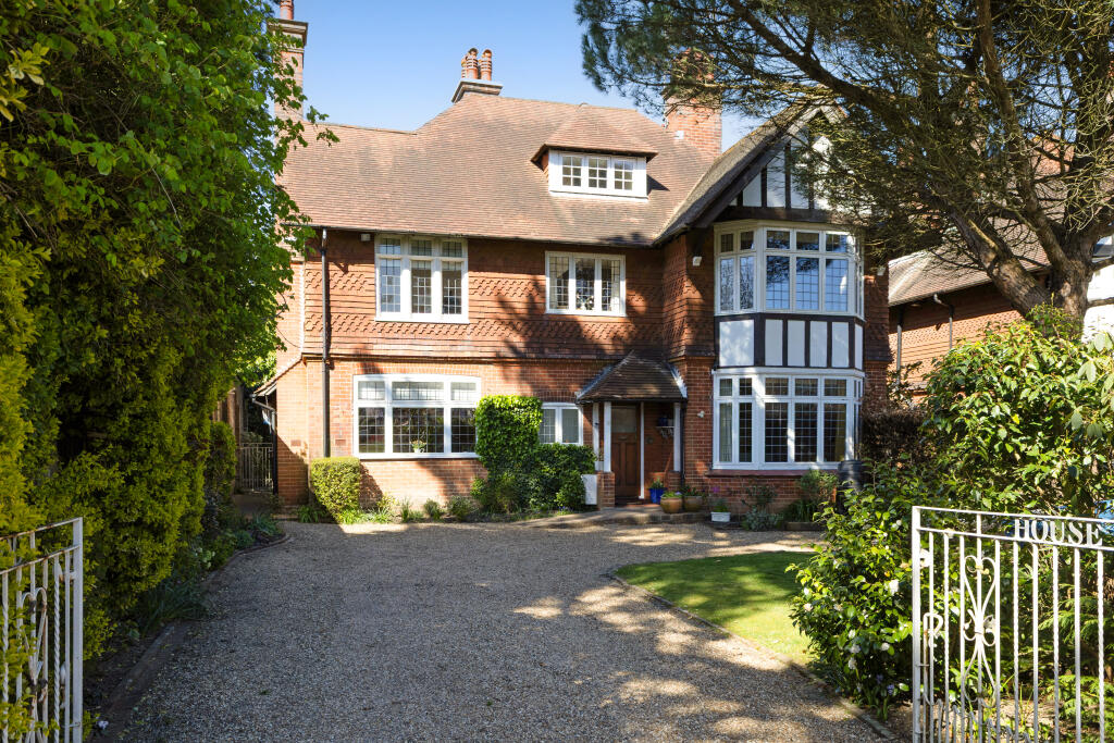 Main image of property: Muster Green North, Haywards Heath, RH16