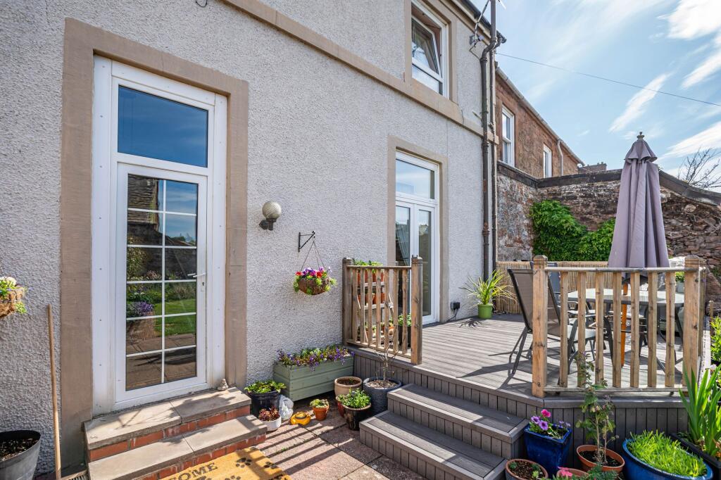 Main image of property: Maisonette, 9a Church Street, Annan, DG12