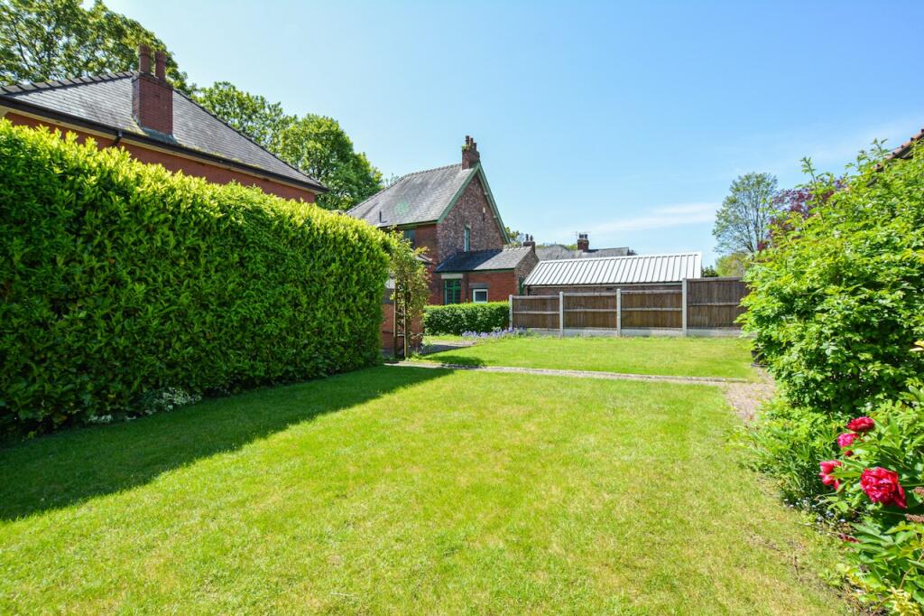 3 bedroom detached house for sale in Egerton Road, Preston, PR2