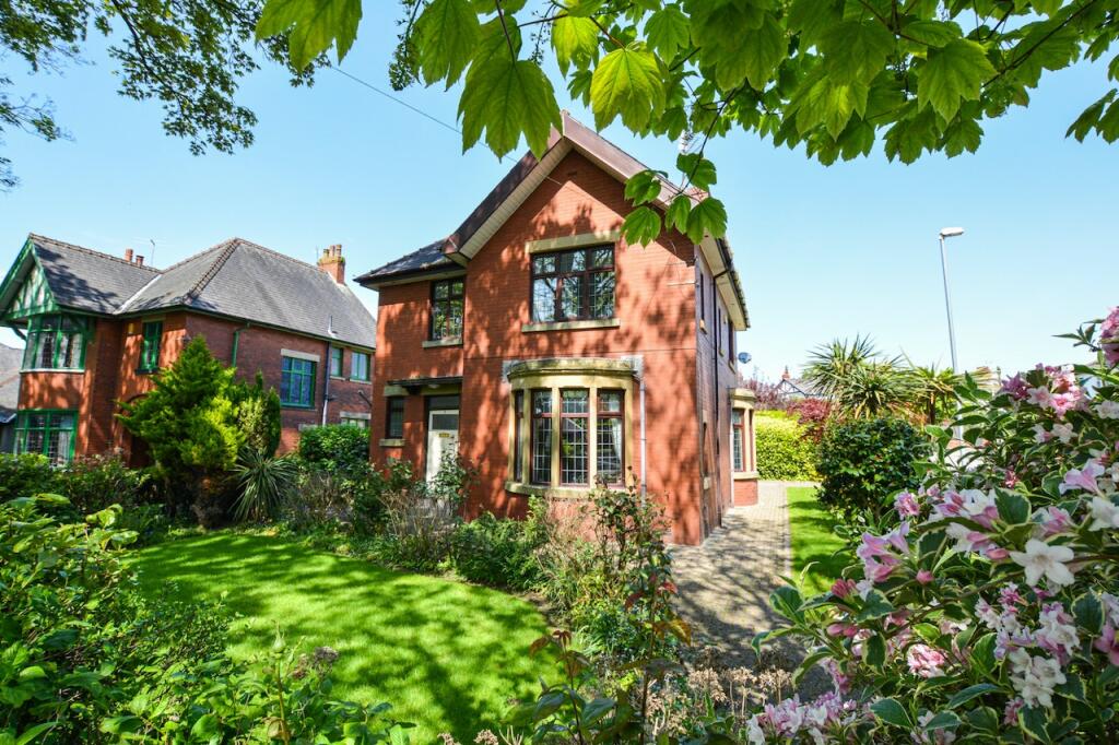 3 bedroom detached house for sale in Egerton Road, Preston, PR2