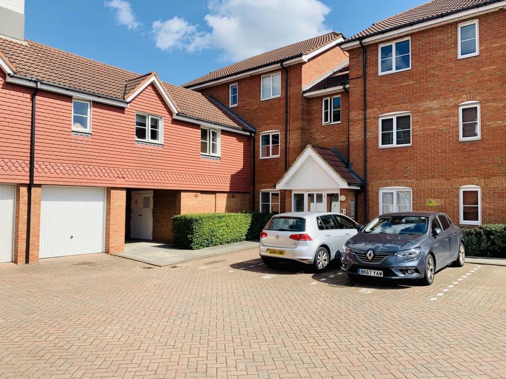 1 bedroom flat for sale in Vancouver Road, Broxbourne, EN10