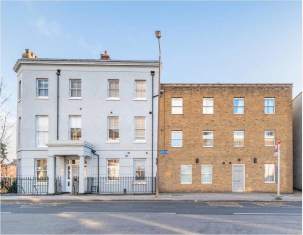 2 bedroom flat for sale in Blackheath Road, London, SE10
