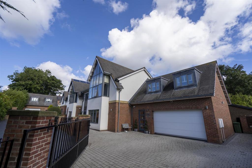 5 bedroom detached house for sale in Grasmere, Cleadon, Sunderland, SR6