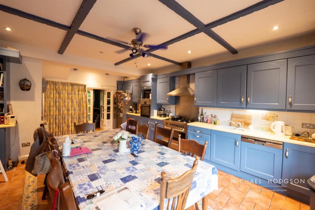 6 bedroom detached house for sale in West Meadows Road, Cleadon