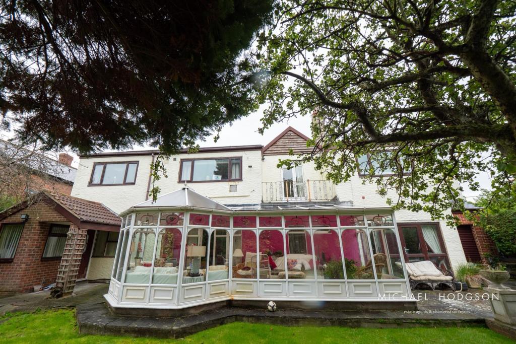 6 bedroom detached house for sale in West Meadows Road, Cleadon