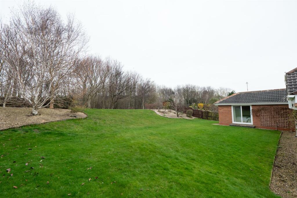 4 bedroom detached bungalow for sale in Shearwater, Whitburn