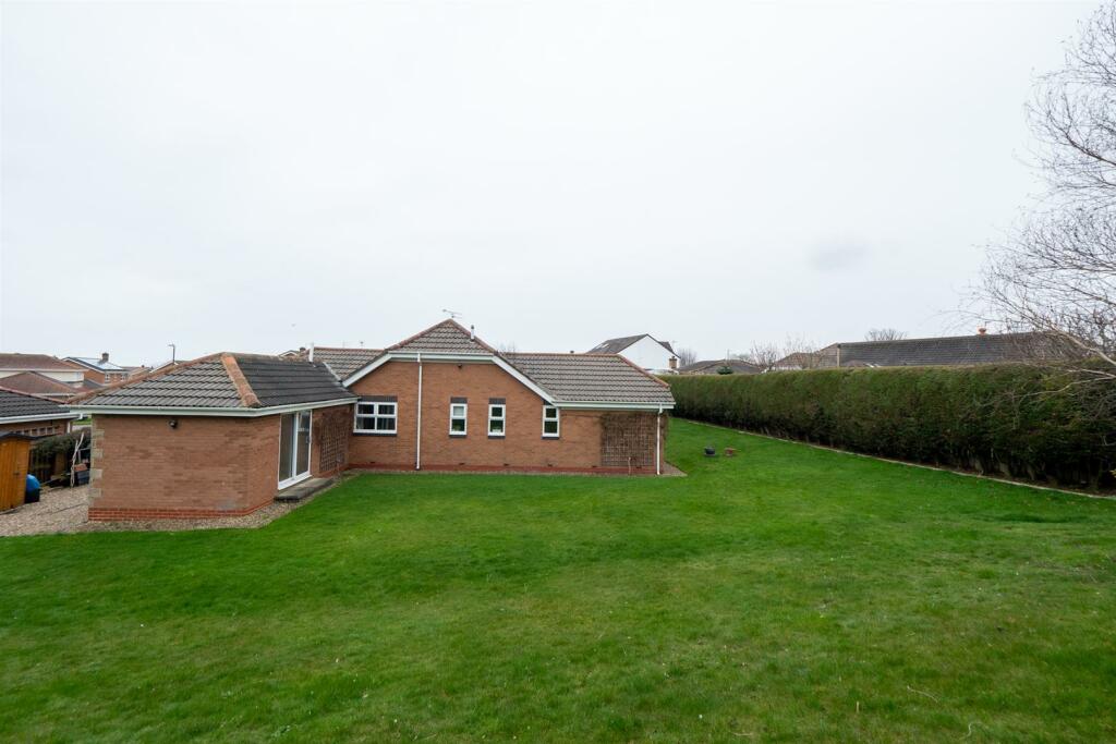 4 bedroom detached bungalow for sale in Shearwater, Whitburn