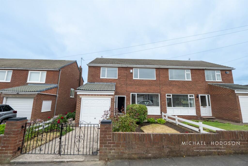 3 bedroom semidetached house for sale in Acklam Avenue, Grangetown