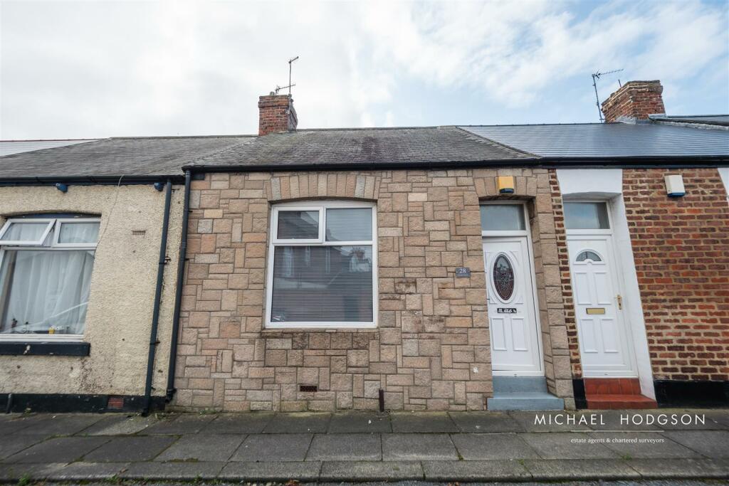 2 bedroom terraced house for sale in Oswald Terrace, Grangetown