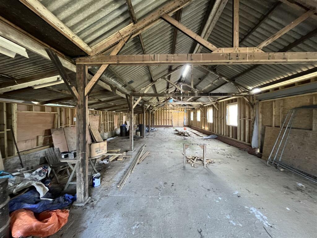 Commercial property for rent in Grove Road, Selling, Faversham, ME13