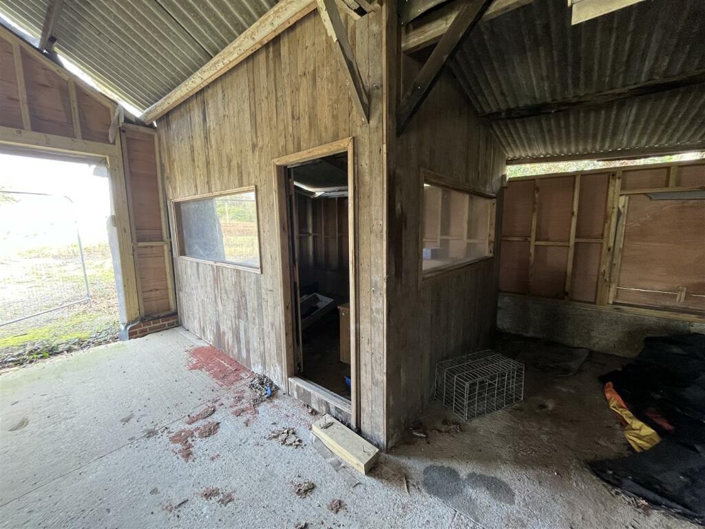 Commercial property for rent in Grove Road, Selling, Faversham, ME13