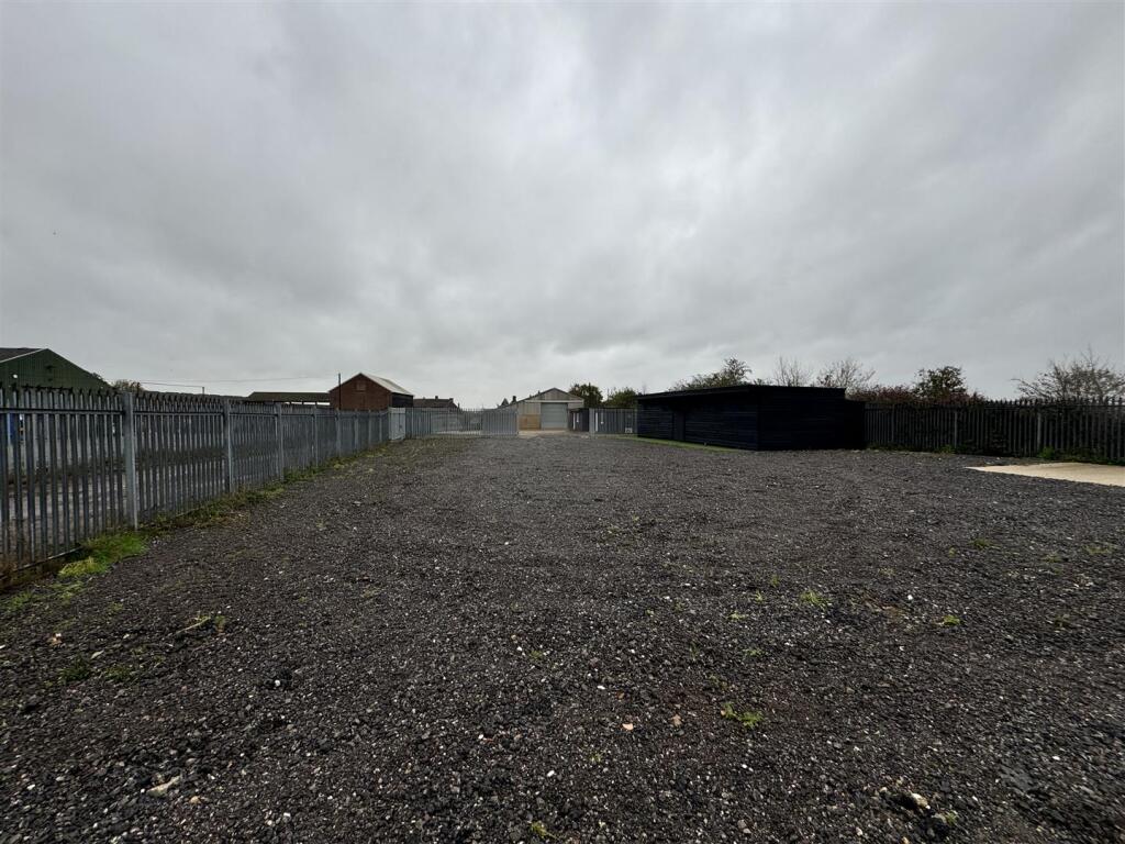 Main image of property: London Road, Teynham, Sittingbourne